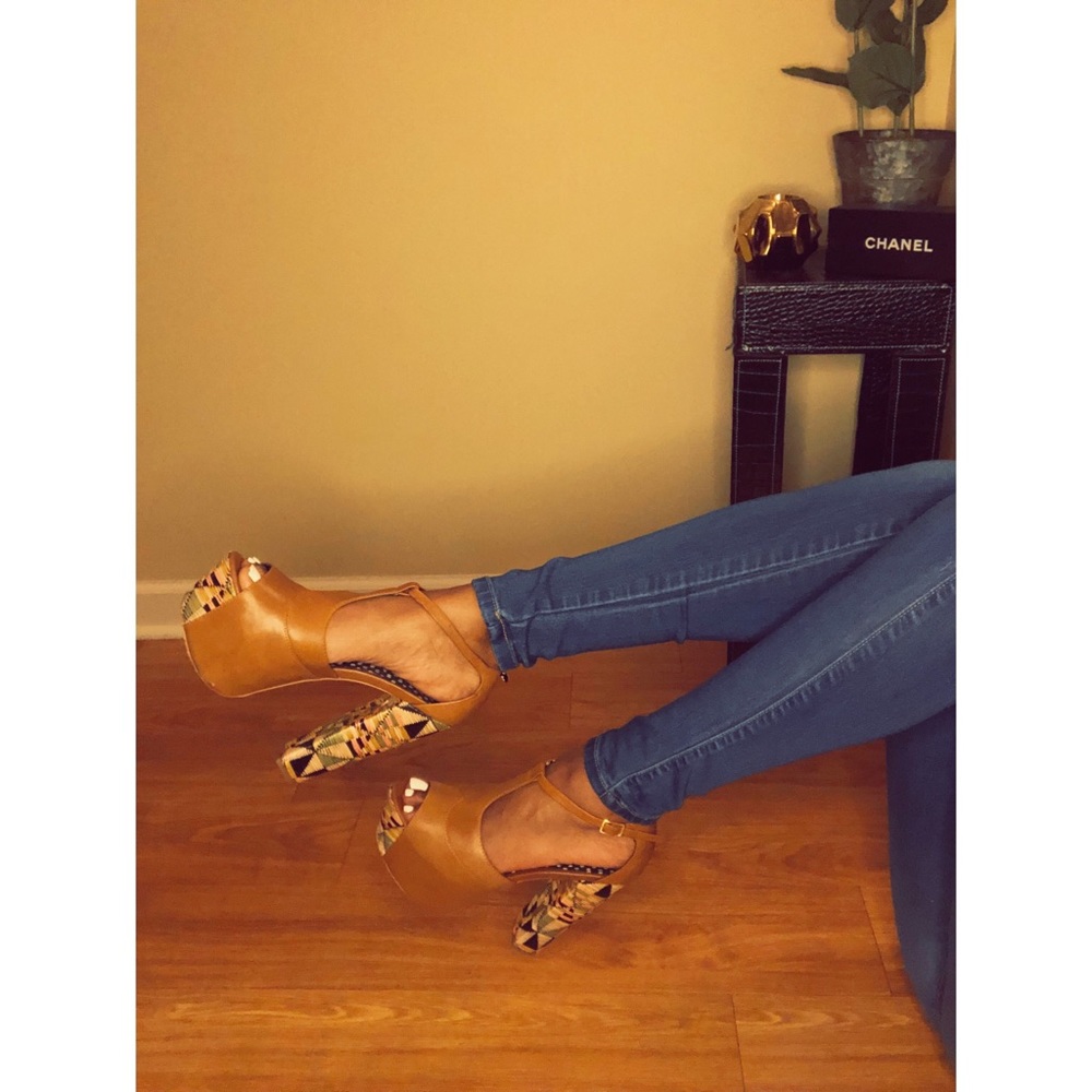 Jessica Simpson platforms